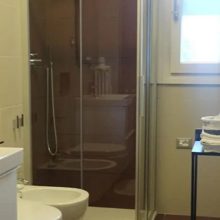 Taramelli - Garage Per Bici O 2 Moto 3* ترينتو