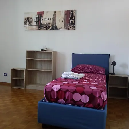 Taramelli - Garage Per Bici O 2 Moto Nocleg ze śniadaniem