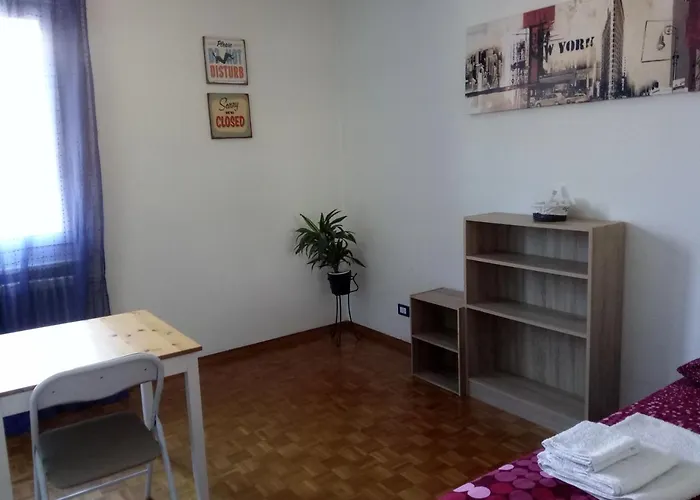 Taramelli - Garage Per Bici O 2 Moto Nocleg ze śniadaniem Trydent