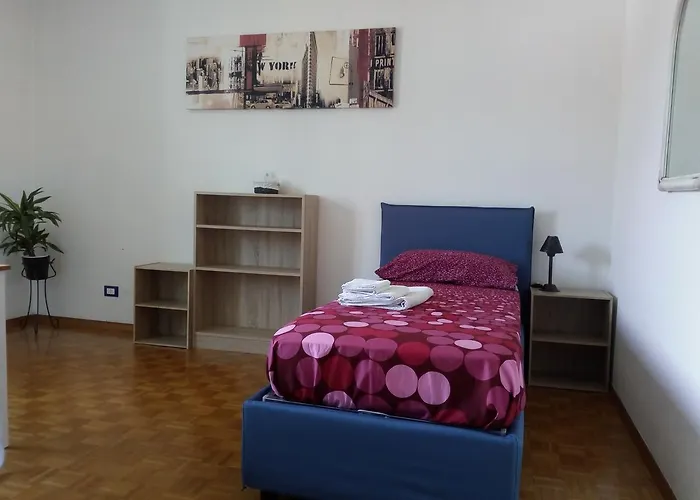 Taramelli - Garage Per Bici O 2 Moto Nocleg ze śniadaniem